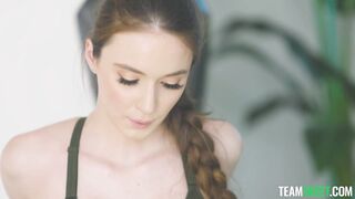 2022-04-23-19192-hazel_moore_720