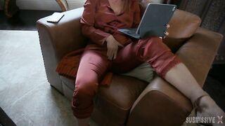 2024-07-19-lesbian-hookup-service_480