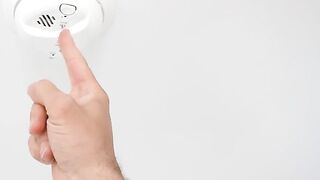 2025-08-15-224546-stepdad-shows-me-how-to-do-it-s1e7_960
