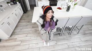 2022-01-25-18538-vanessa_moon_720