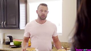 2018-09-15-60936-let-them-watch-s3e1_960
