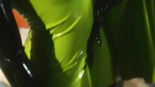 2017-12-12-4-cherokee-and-jay-star-toy-each-other_h265