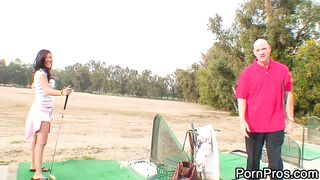 2011-10-04-651-old-golfer-shows-asian-teen-his-drive_950