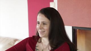 2025-05-08-lily-30-years-old-from-lyon_720
