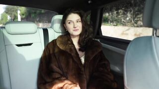 2025-01-23-francesca-30-years-old-translator-speaking-four-languages_720