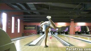 2011-07-27-2617-gutterballs-euro-babe_950