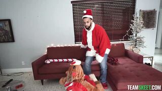 2021-12-30-18371-reese_robbins_720