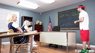 2021-12-31-18412-kiara_cole_and_scarlett_hampton_720