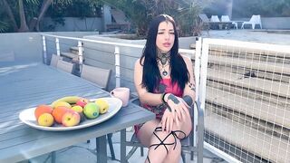 2024-01-18-laeticia-24-years-old-quite-a-character_720