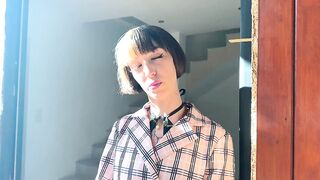 2023-05-11-oney-23-welcomes-us-to-her-home-in-aix-en-provence-to-try-anal_720
