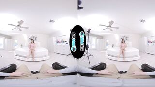 2020-12-04-30049-vr-casting_720