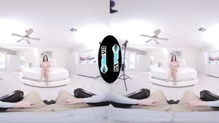 2020-12-04-30049-vr-casting_720