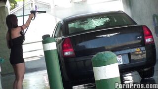 2010-12-12-27392-take-you-to-the-car-wash-yeah_950