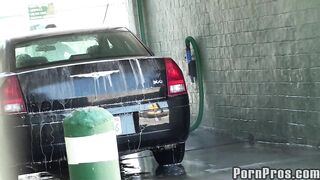 2010-12-12-27392-take-you-to-the-car-wash-yeah_950