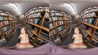 2021-03-26-29657-booksmart_720