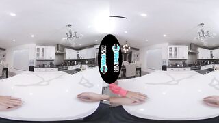 2019-12-06-29727-big-dildo-surprise_720