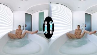 2019-10-18-29946-bath-creep_720