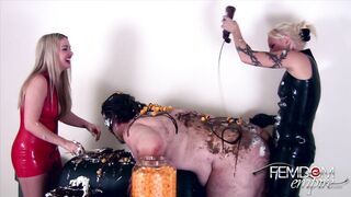 2021-12-29-piggygetsfuckedandfed_720