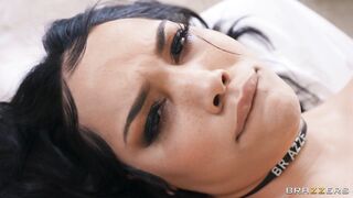 2025-08-22-11319121-massaging-a-real-gem_720