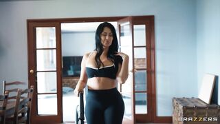 2025-09-07-11353991-maid-for-cock_720