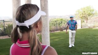 2025-03-17-10765241-one-in-her-hole_720