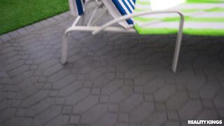 2025-04-01-10799801-synchronized-scissoring_720