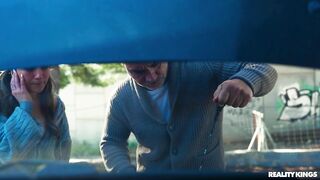 2025-04-15-10816421-side-of-the-hoed_720