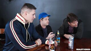 2025-05-05-11022221-bar-slut_720