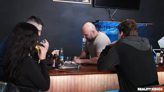 2025-05-05-11022221-bar-slut_720