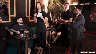 2025-05-18-11033781-the-truth-about-your-waiters_720