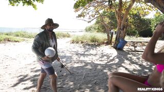 2025-05-31-11144331-buttfucking-beach-babe_720