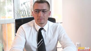 2017-08-05-4094351-fake-boss_720