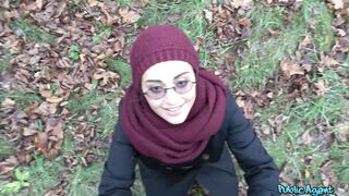 2017-11-28-4067131-afghan-beauty-gives-forest-blowjob_720