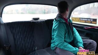 2018-01-05-4097281-cheeky-passenger-loves-drivers-tits_720