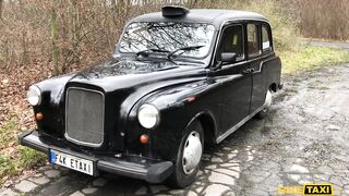 2018-01-24-4075231-czech-beauty-with-nice-shaved-pussy_720