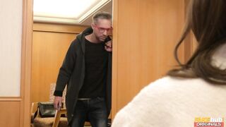 2018-04-21-4094561-the-hotel-room_720