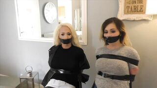 borderlandbound-7313-roxi-lucy-in