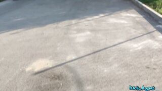 2018-05-30-4070631-mexican-babe-gives-roadside-blowjob_720