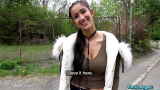 2018-07-19-4069781-darcia-lee-under-a-bridge_720
