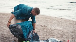 2022-12-12-8351791-tourist-trap-episode-1_720