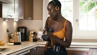 2022-12-26-8353701-tourist-trap-episode-2_720