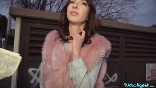 2021-12-17-4498391-toilet-fuck-for-lollipop-sucker_720