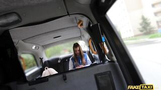 2021-12-21-4500371-popping-her-cherry-in-a-taxi_720