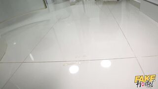 2022-01-01-4503451-slip-up-in-the-shower_720