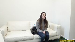 2018-08-23-4093041-hard-desk-fuck-with-italian-minx_720