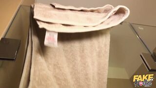 2018-08-25-4093801-bn-b-room-sneak_720