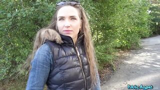 2018-12-20-4353877-party-babe-fucks-by-the-lake_720