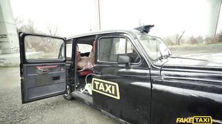 2020-04-12-4413194-banging-the-easter-bunny_720