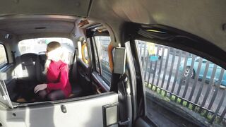 2019-02-24-4352779-sasha-steele-car-wash-flasher_720