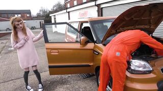 2019-02-25-4352765-mechanic-gets-hands-on-with-learner_720